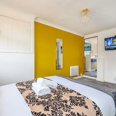 *328Ol* For Your Relaxed & Cosy Stay + Parking Leeds  Exterior photo