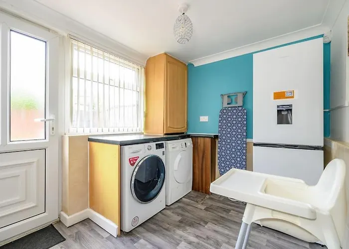 *328Ol* For Your Relaxed & Cosy Stay + Parking