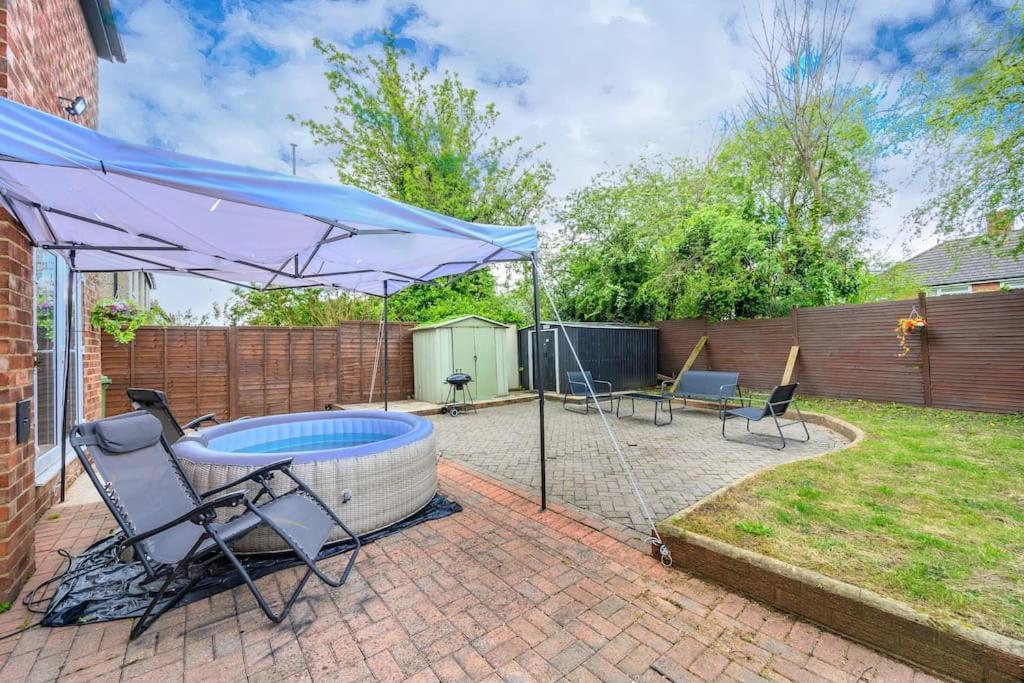 *328ol* For Your Relaxed & Cosy + Parking * Leeds (West Yorkshire)