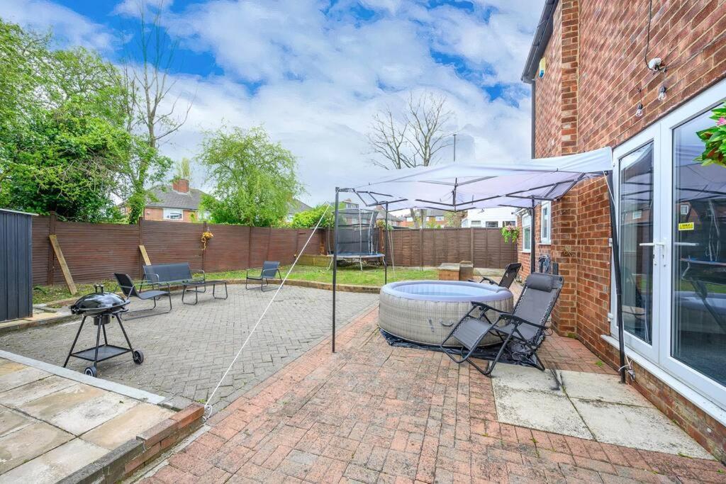 *328ol* For Your Relaxed & Cosy + Parking Leeds (West Yorkshire)
