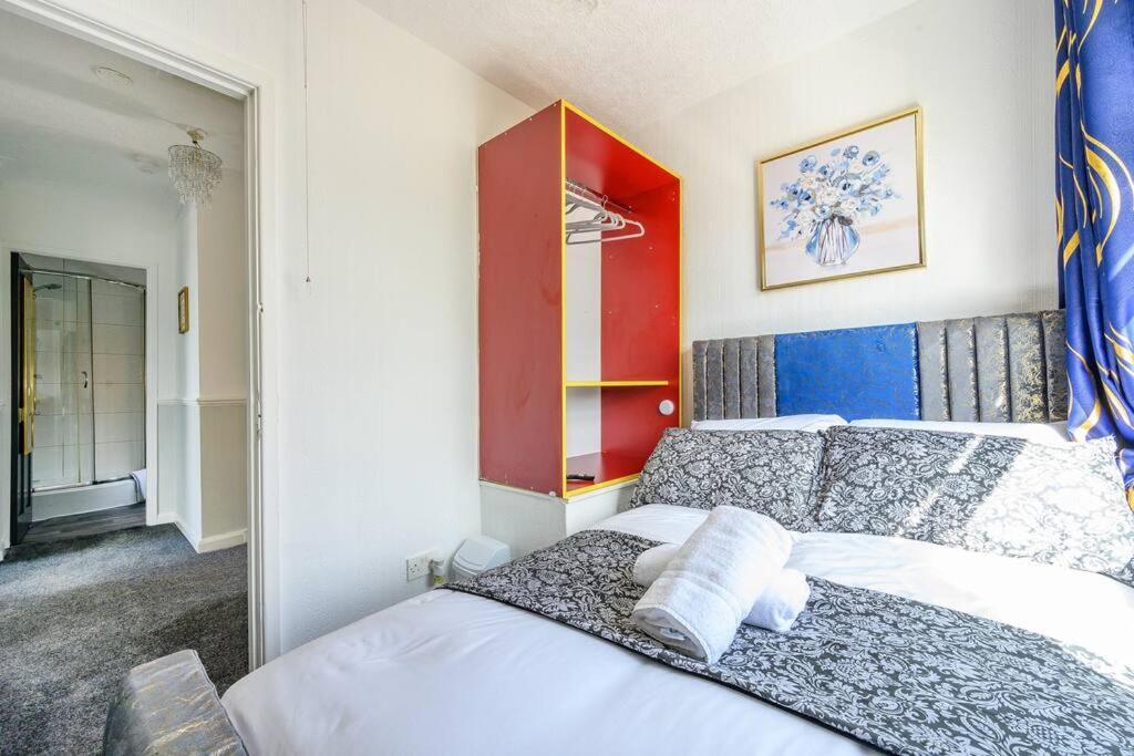 *328ol* For Your Relaxed & Cosy + Parking Holiday home Leeds (West Yorkshire)